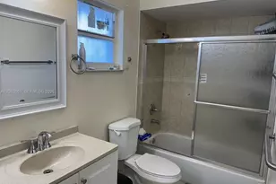 18849 NW 78th Pl, Hialeah, FL 33015 - Photo 16