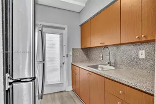 934 Meridian Ave, Miami Beach, FL 33139 - Photo 8
