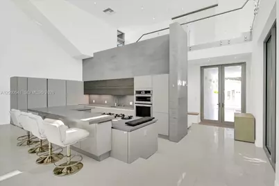 7830 Atlantic Way, Miami Beach, FL 33141 - Photo 6