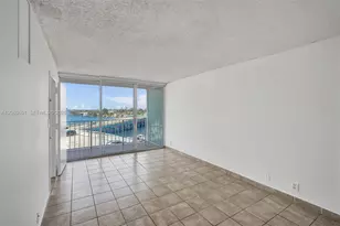 7601 E Treasure Dr, North Bay Village, FL 33141 - Photo 18