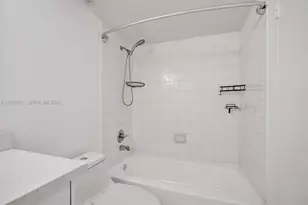 7601 E Treasure Dr, North Bay Village, FL 33141 - Photo 30