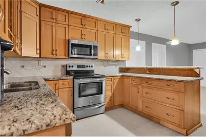 4011 N Meridian Ave #21, Miami Beach, FL 33140 - Photo 2