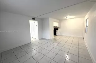 1530 NE 136th St, North Miami, FL 33161 - Photo 4