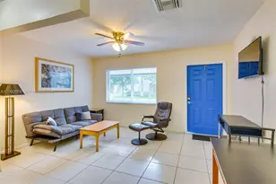 412 NE 4th Ave, Hallandale Beach, FL 33009 - Photo 12
