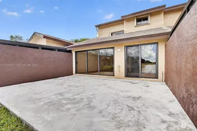 9575 NW 38th Pl, Sunrise, FL 33351 - Photo 4