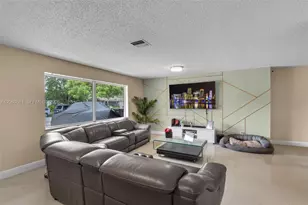 11311 NW 23rd St, Pembroke Pines, FL 33026 - Photo 4