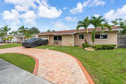 11311 NW 23rd St, Pembroke Pines, FL 33026 - Photo 1