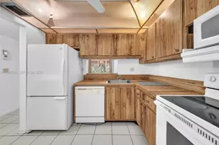 3070 NW 48th Terrace, Lauderdale Lakes, FL 33313 - Photo 6