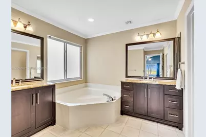1208 NW 144th Ter, Pembroke Pines, FL 33028 - Photo 26