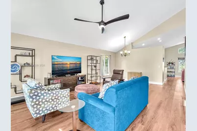 1208 NW 144th Ter, Pembroke Pines, FL 33028 - Photo 4