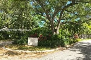 400 NE 86th St, El Portal, FL 33138 - Photo 58