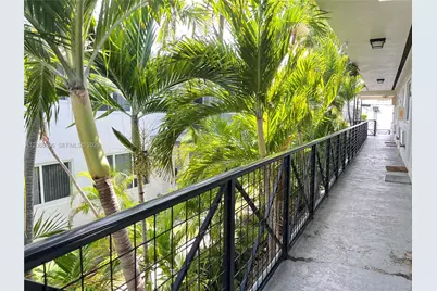 7315 Byron Ave #12, Miami Beach, FL 33141 - Photo 12