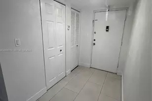 9520 SW 8th St, Miami, FL 33174 - Photo 10