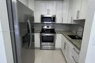 9520 SW 8th St, Miami, FL 33174 - Photo 12