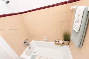 7407 Byron Ave, Miami Beach, FL 33141 - Photo 14
