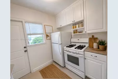 7407 Byron Ave #3, Miami Beach, FL 33141 - Photo 16