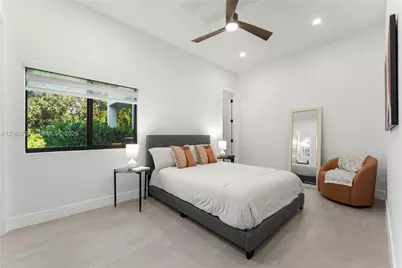 360 Holly Ln, Plantation, FL 33317 - Photo 32