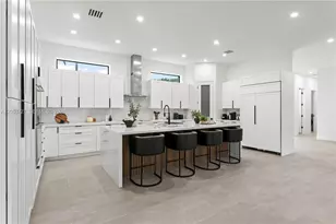 360 Holly Ln, Plantation, FL 33317 - Photo 1