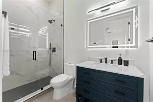360 Holly Ln, Plantation, FL 33317 - Photo 38