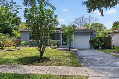 1390 NE 129th St, North Miami, FL 33161 - Photo 2