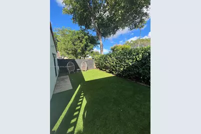 17839 NW 63rd Ct, Hialeah, FL 33015 - Photo 18