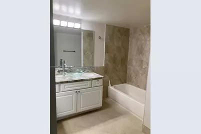800 Scotia Dr #103, Hypoluxo, FL 33462 - Photo 4