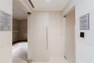1331 Brickell Bay Dr, Miami, FL 33131 - Photo 22