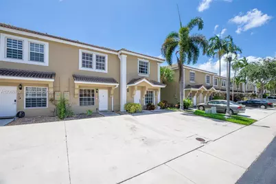 728 SW 122nd Ave, Pembroke Pines, FL 33025 - Photo 2