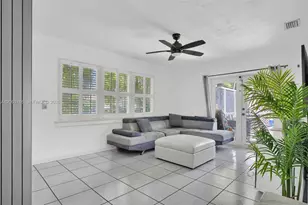201 N 68th Way, Hollywood, FL 33024 - Photo 2