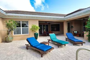 9030 Castle Harbour Cir, Vero Beach, FL 32963 - Photo 8