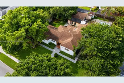 2619 Arthur St #1, Hollywood, FL 33020 - Photo 2