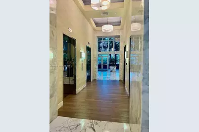 185 SW 7th St #1605, Miami, FL 33130 - Photo 6