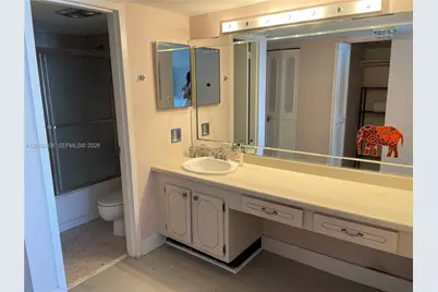 3375 N Country Club Dr #803, Aventura, FL 33180 - Photo 14
