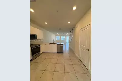 10270 NW 66th St #101, Doral, FL 33178 - Photo 2