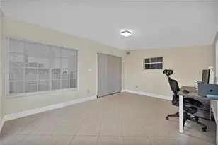 818 NE 3rd St, Hallandale Beach, FL 33009 - Photo 18