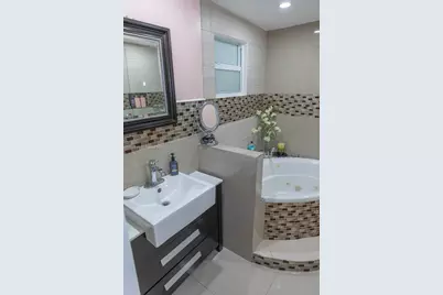1655 NW 124th St, North Miami, FL 33167 - Photo 8