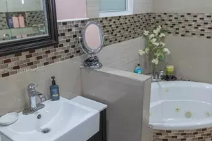 1655 NW 124th St, North Miami, FL 33167 - Photo 8