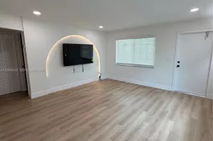 708 SW 7th Ave, Hallandale Beach, FL 33009 - Photo 2