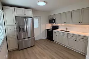 708 SW 7th Ave, Hallandale Beach, FL 33009 - Photo 6