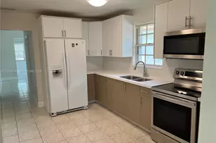 421 NW 57th Ct, Miami, FL 33126 - Photo 2