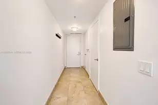 41 SE 5th St, Miami, FL 33131 - Photo 34