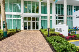 41 SE 5th St, Miami, FL 33131 - Photo 8