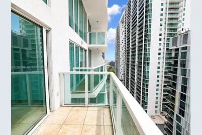 41 SE 5th St #1412, Miami, FL 33131 - Photo 12