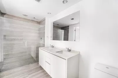 1010 Brickell Ave #2708, Miami, FL 33131 - Photo 8