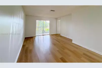 753 NW 103rd Ter #202, Pembroke Pines, FL 33026 - Photo 4
