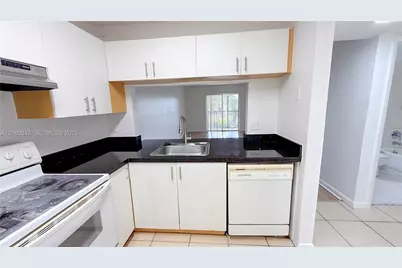 753 NW 103rd Ter #202, Pembroke Pines, FL 33026 - Photo 2
