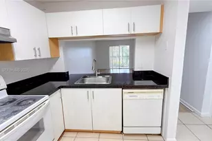 753 NW 103rd Terrace, Pembroke Pines, FL 33026 - Photo 2