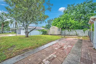 2301 SW 48th Ave, West Park, FL 33023 - Photo 14