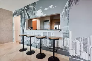 31 SE 5th St, Miami, FL 33131 - Photo 6