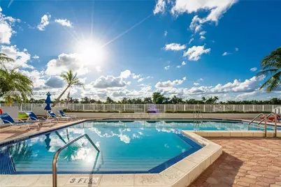 5700 Collins Ave #15D, Miami Beach, FL 33140 - Photo 26
